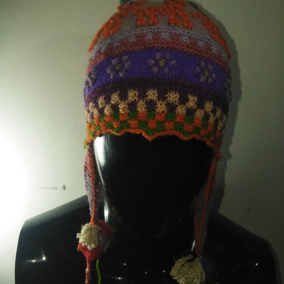 Peruvian chullo cap for women - woven in wool - warm winter main image 4